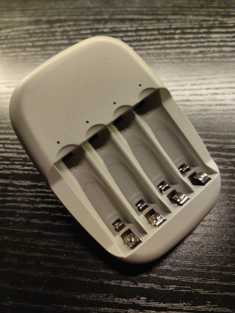 BNIB IKEA Stenkol Battery charger, TV & Home Appliances, Electrical