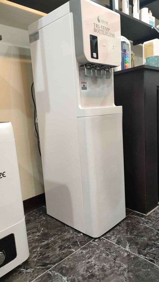 BOTTLELESS WATER DISPENSER, Furniture & Home Living, Kitchenware