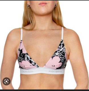 (Category: ) located in . Submitted by ccclearwardrobe (Listing ID 1213934821, Image 1). Description: .