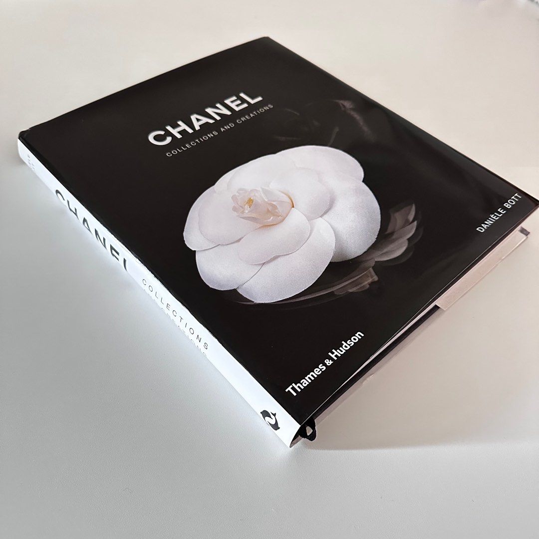 Chanel collections & creations coffee table book書, 女裝, 手錶及配件, 其他飾物-  Carousell