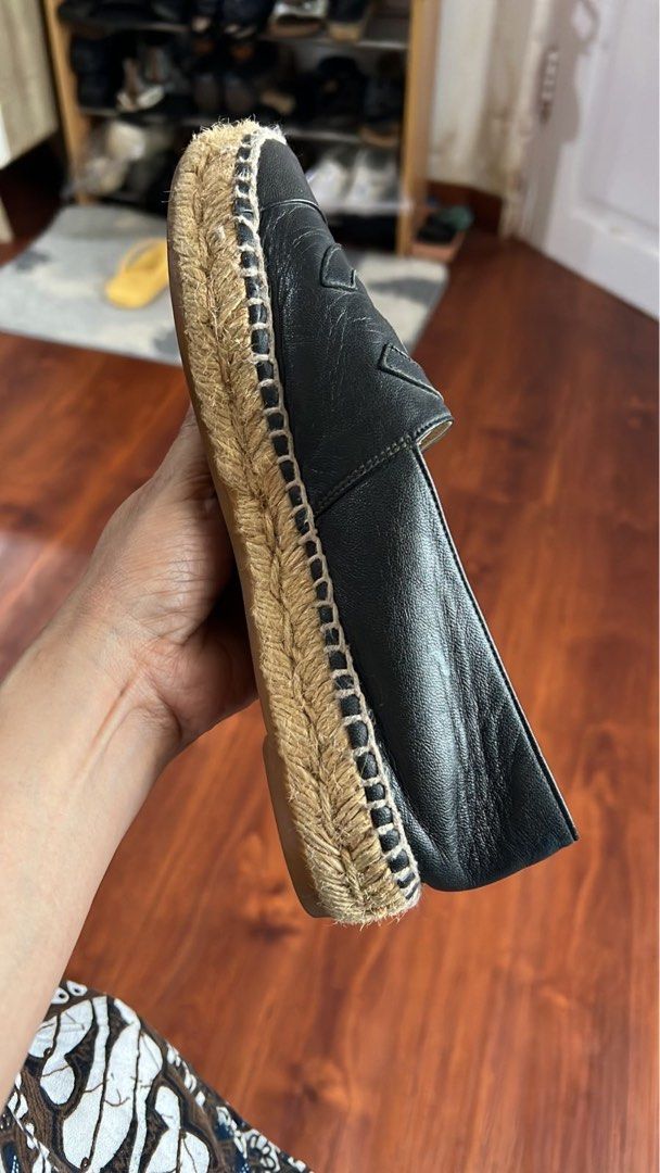 Chanel espadrilles shoes original, Fesyen Wanita, Sepatu di Carousell