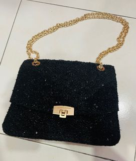 (Category: ) located in . Submitted by siyeon (Listing ID 1213913061, Image 1). Description: .