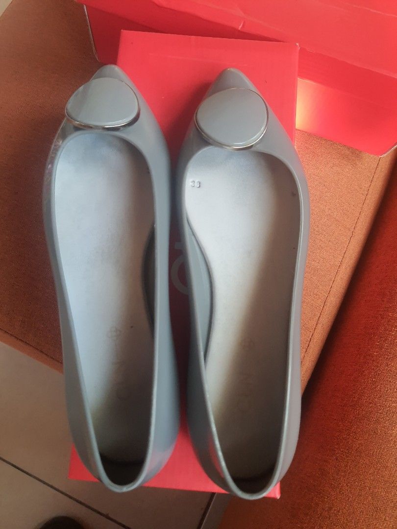 cln jelly shoes