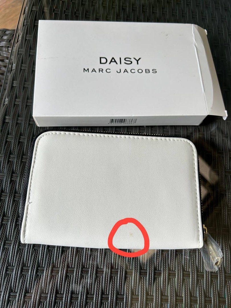 Marc jacobs clearance daisy pouch