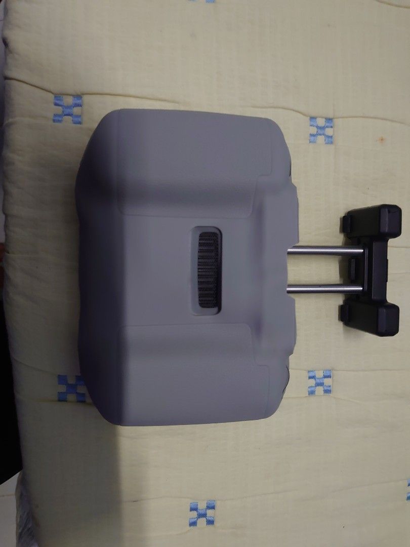 DJI Remote Controller (Category: Drones) located in Sungai Petani. Submitted by znxenterprise (Listing ID 1213927994, Image 2). Description: remote in good condition free cover.