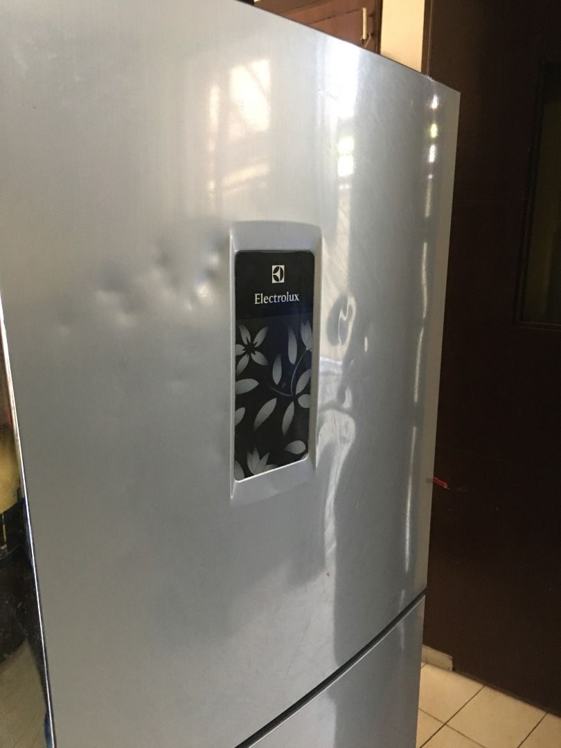 RUSH SALE! Electrolux 8.0 cu.ft Refrigerator (ETB2300PE), TV & Home