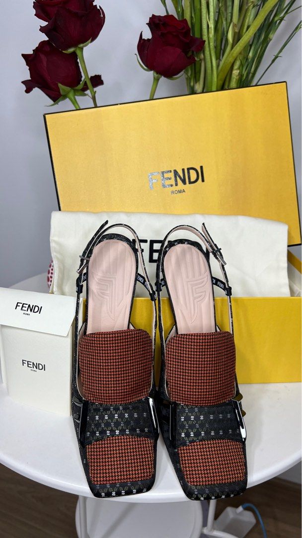 Decolte fendi deals