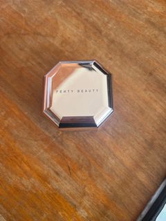 Fenty beauty fairy bomb powder
