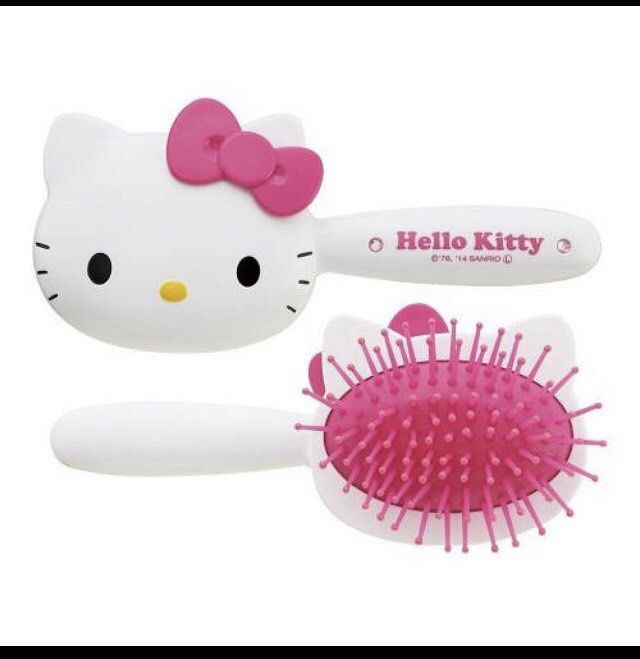 Hello kitty brush, Women's Fashion, Watches & Accessories, Hair