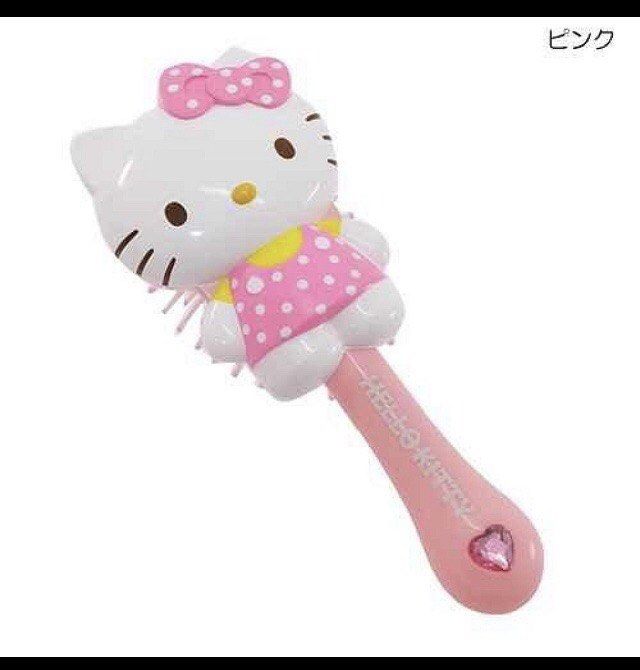 Hello kitty brush, Women's Fashion, Watches & Accessories, Hair