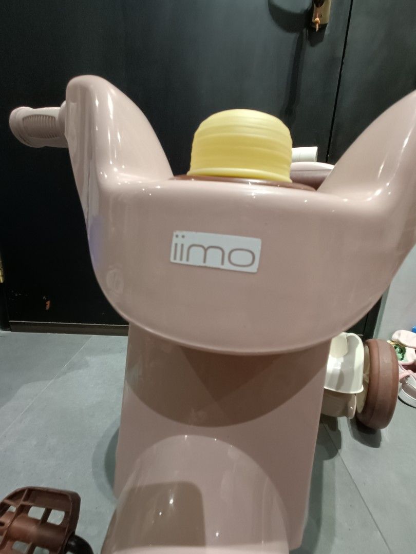 Iimo (Category: Other Babies Going Out Needs) located in Singapore. Submitted by sunrisepeople (Listing ID 1213786540, Image 3). Description: Tricycle in very good condition. no more nego. just reduced price. self collection at Keat hong mirage. if you're staying at west area, I can consider delivery to U. FOC. THANK YOU FOR VIEWING :).