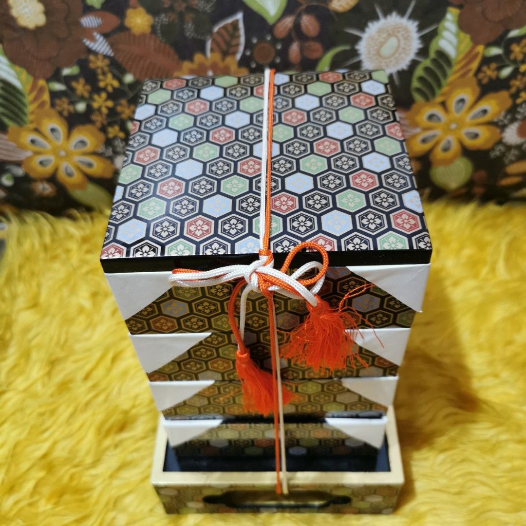 Japan bento stackable box with small tray (Category: Food Organization & Storage) located in Kawit. Submitted by thrift_nook (Listing ID 1213790840, Image 2). Description: .