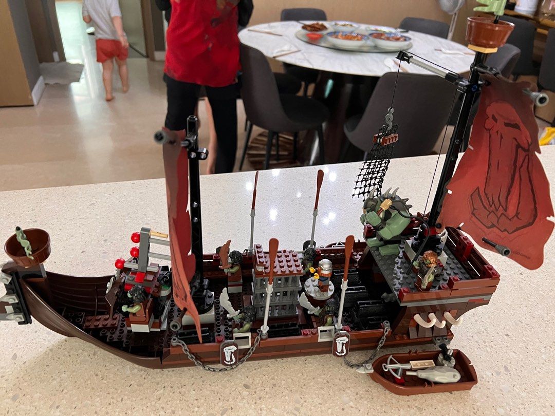 Lego troll top ship