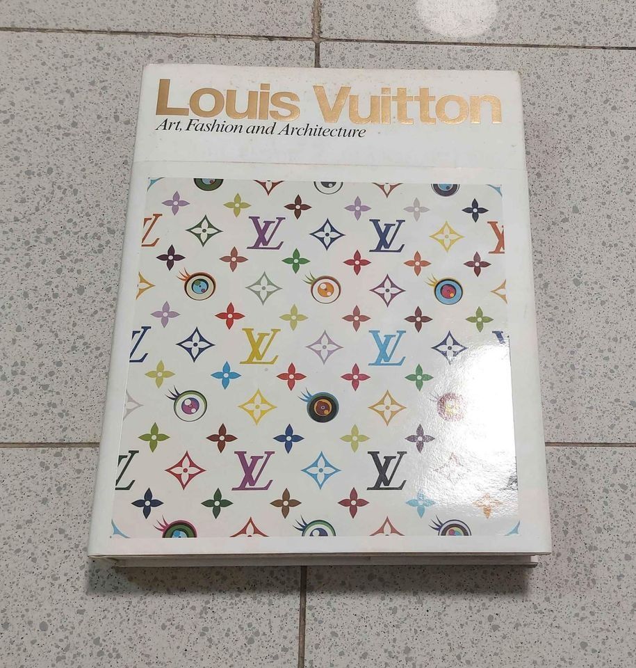 Louis Vuitton Art , Fashion and Architecture 精裝書- Fashion