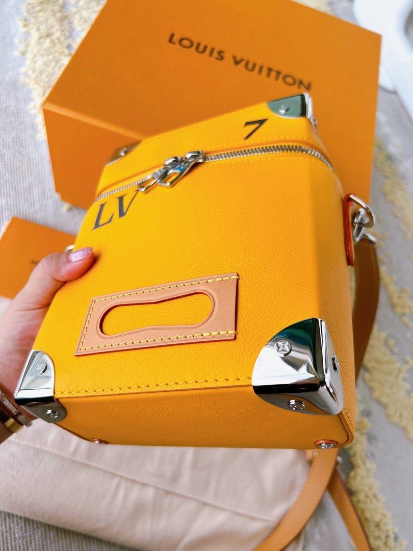 Louis Vuitton VERTICAL BOX TRUNK