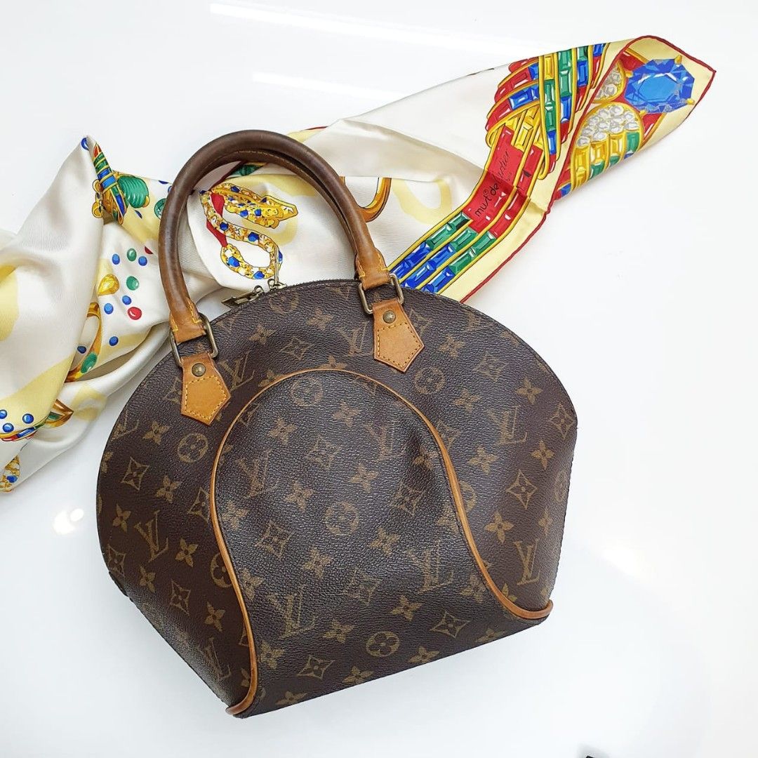 Vintage Louis Vuitton Ellipse PM Monogram Canvas, Luxury, Bags & Wallets on  Carousell