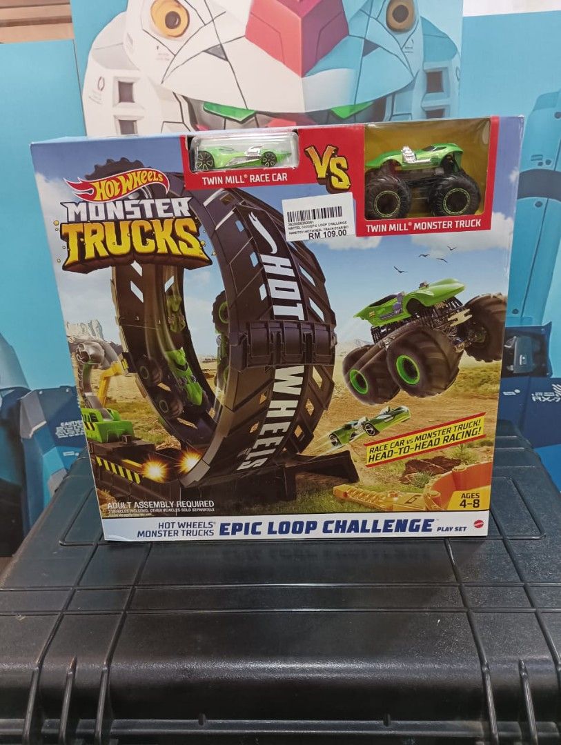 Hot Wheels Monster Trucks Epic Loop Challenge with Twin Mill Truck vs Car  Toy