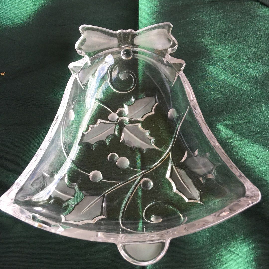 Mikasa Glass Bell (Category: Other Kitchenware & Tableware) located in Cainta. Submitted by ellengreen18 (Listing ID 1213855275, Image 1). Description: One Piece Mikasa Bell Price P100 SF for account of buyer Deliver thru; Lalamove, Grab or JNT.