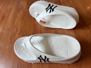 MLB X GUCCI Sandals, Women's Fashion, Footwear, Flipflops and Slides on  Carousell