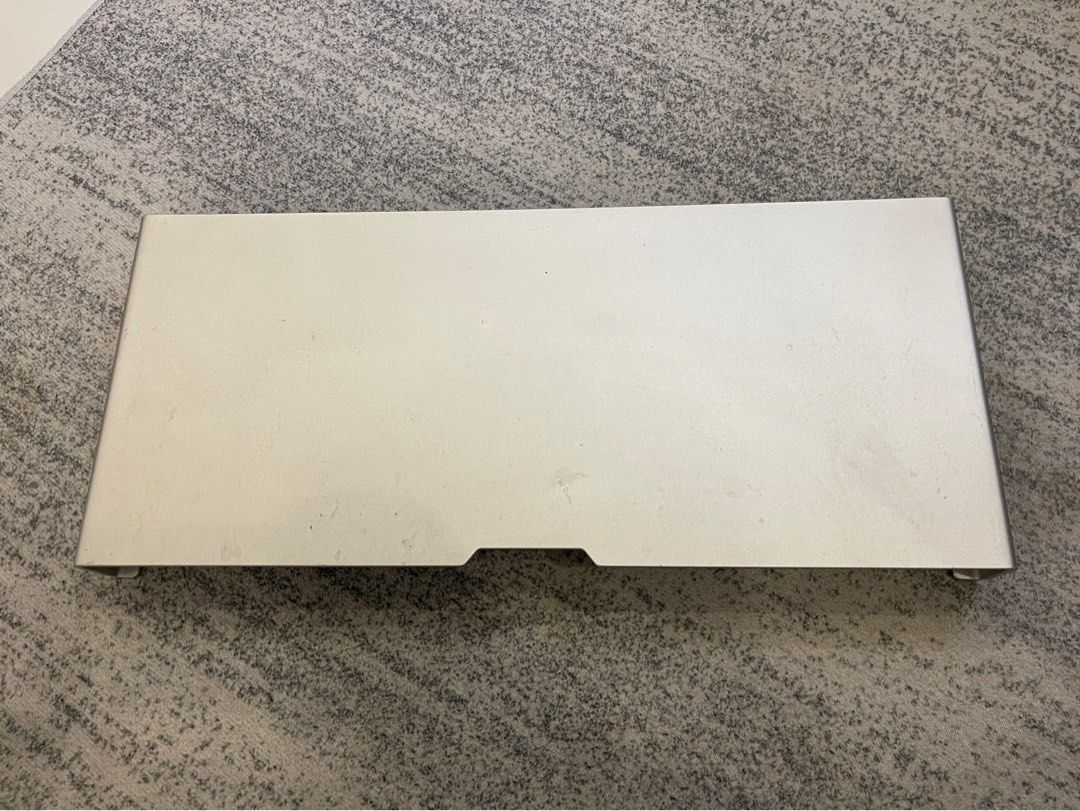 Monitor base Riser (Category: Monitor Screens) located in Singapore. Submitted by crimsonronin (Listing ID 1213883971, Image 1). Description: .