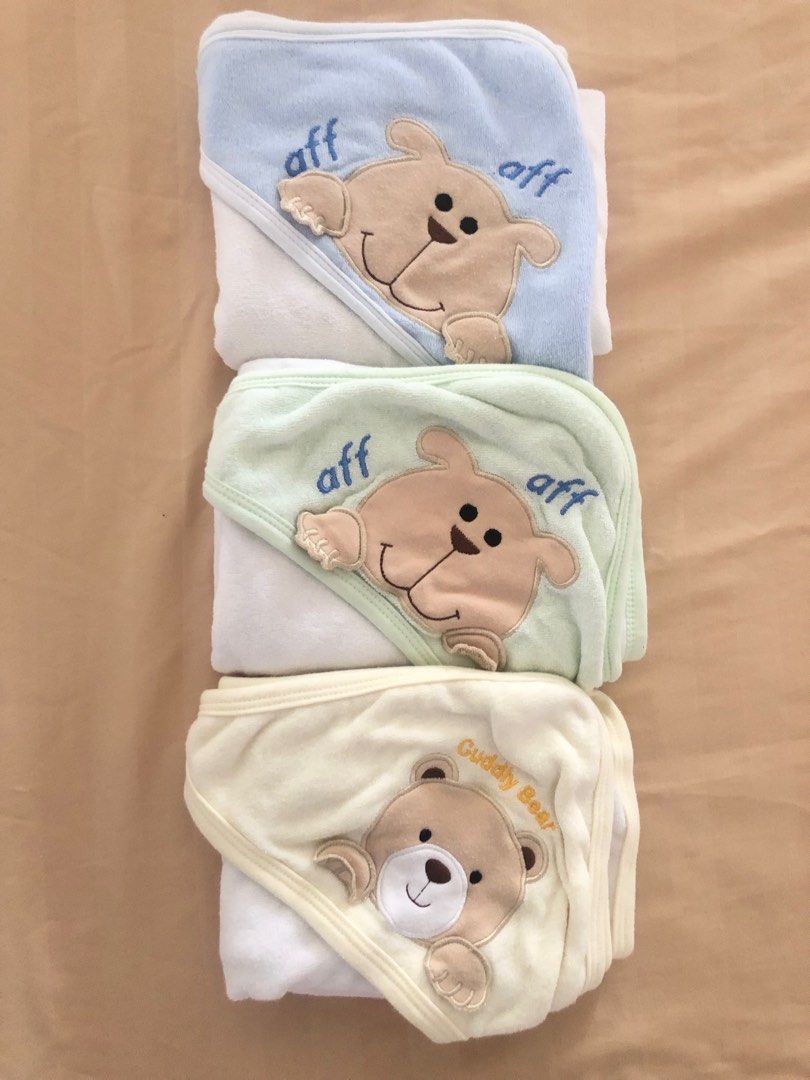 Newborn Towels (Category: Bathtub & Bath Accessories) located in Pasay City. Submitted by anndrias (Listing ID 1213800538, Image 1). Description: Take 3 for 200.
