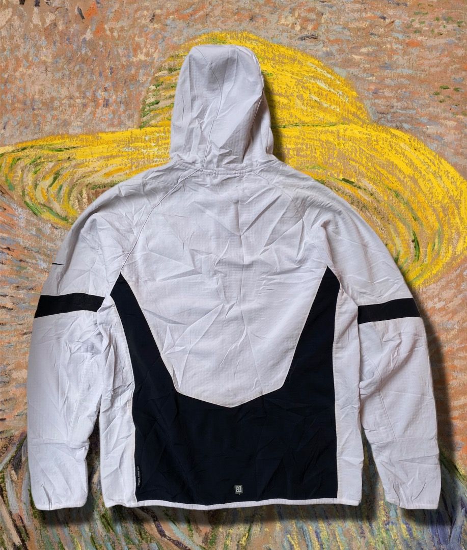 Nike sphere thermal