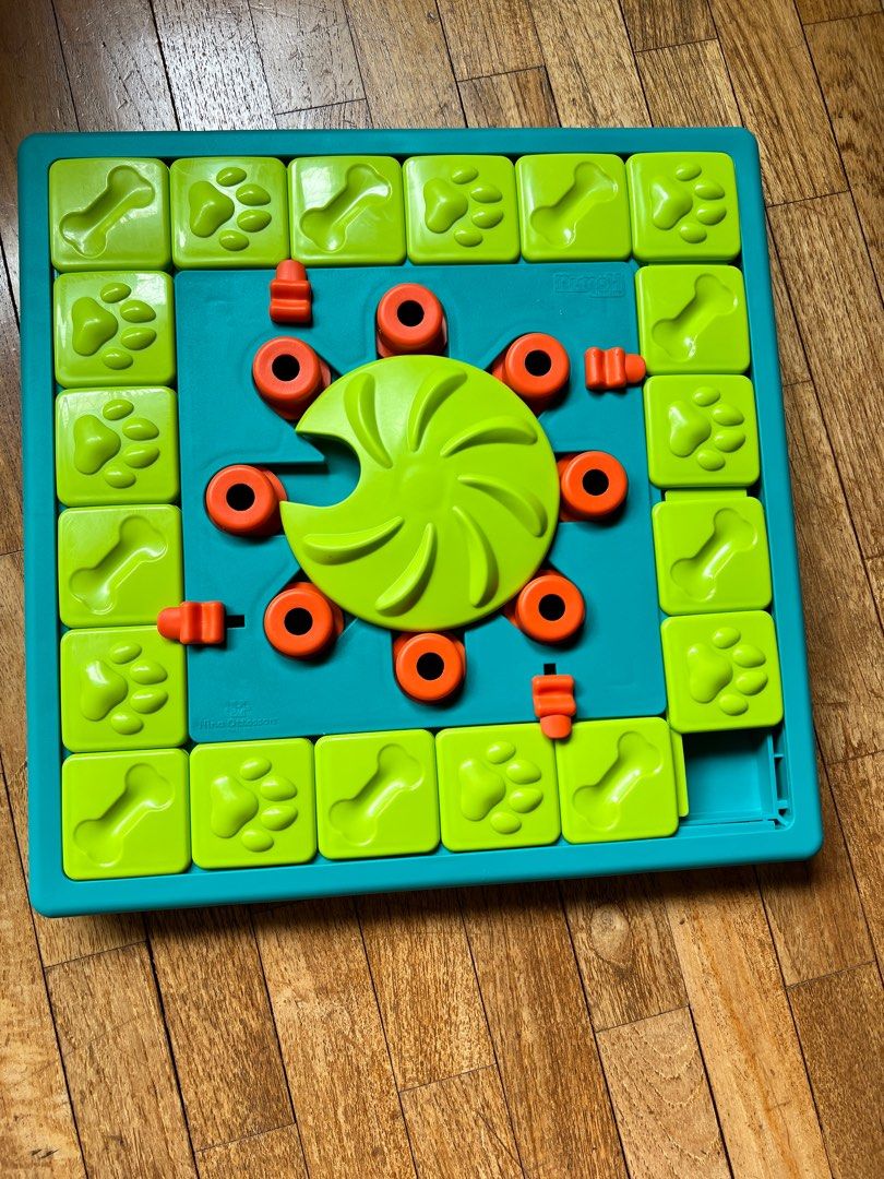 Nina Ottosson Multipuzzle Dog Puzzle Level 4