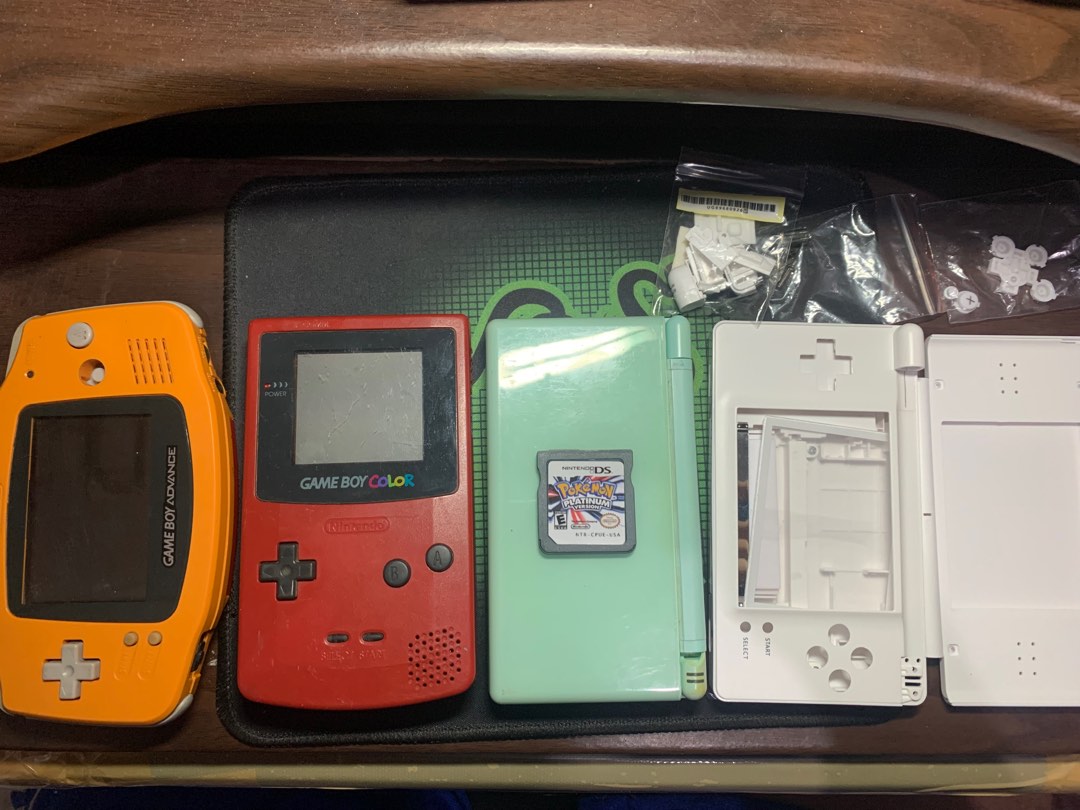 Nintendo DS Lite, Gameboy Color, Gameboy Advance and Various Nintendo