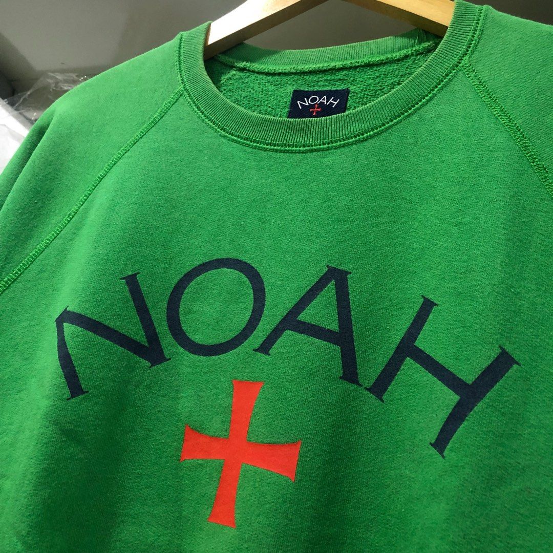 NOAH NYC CORE LOGO GREEN CREWNECK, Fesyen Pria, Pakaian Baju Luaran di  Carousell
