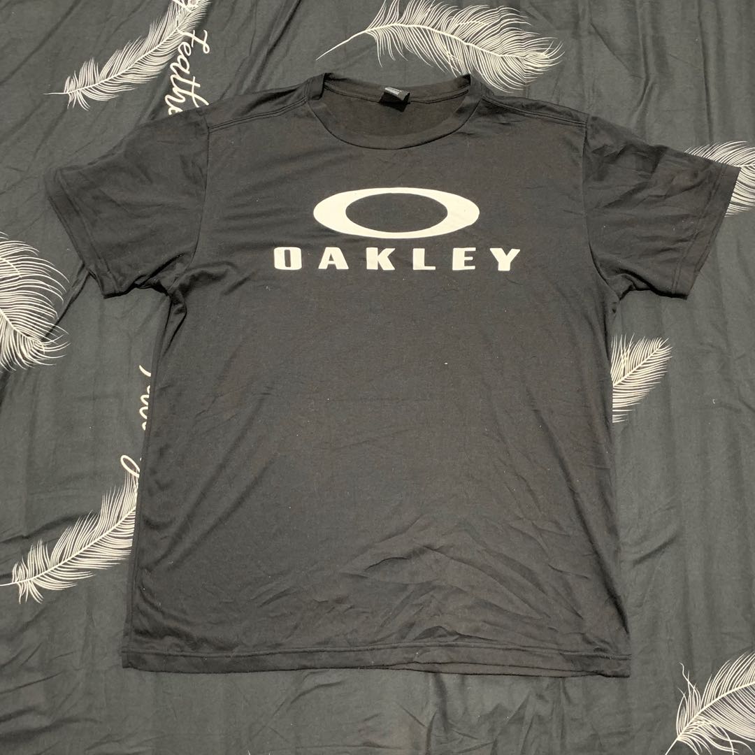 oakley tshirt, Men's Fashion, Tops & Sets, Tshirts & Polo Shirts on  Carousell