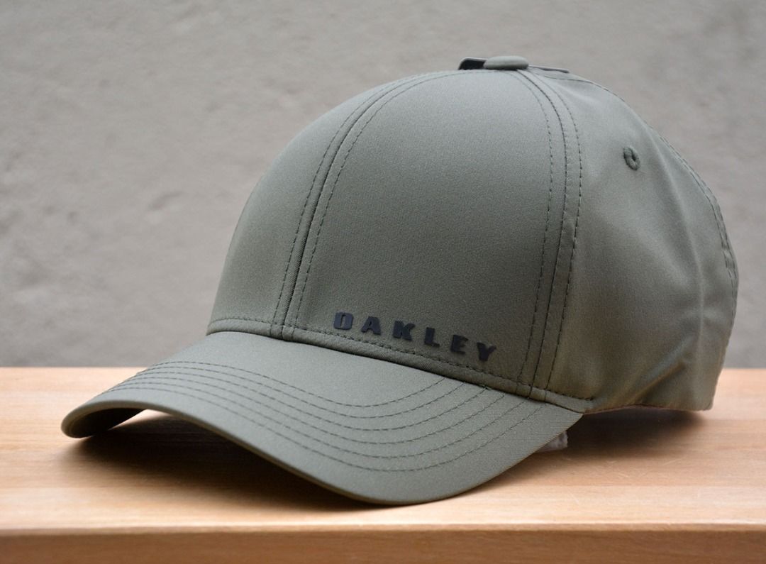 Oakley top reflective hat