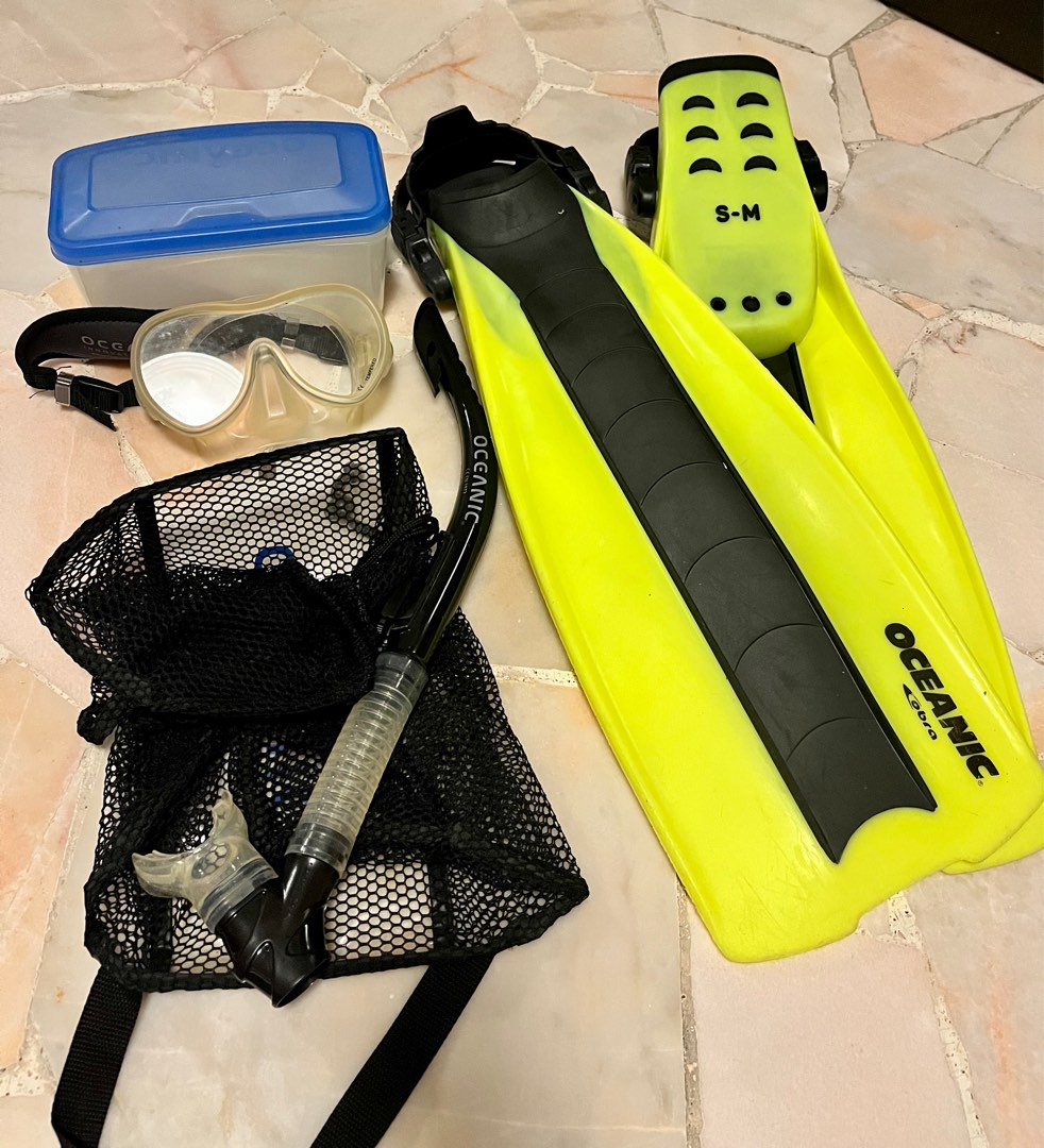 Oceanic Diving Gear (Fins / Mask / Snorkel Set), Sports Equipment, Other Sports Equipment and