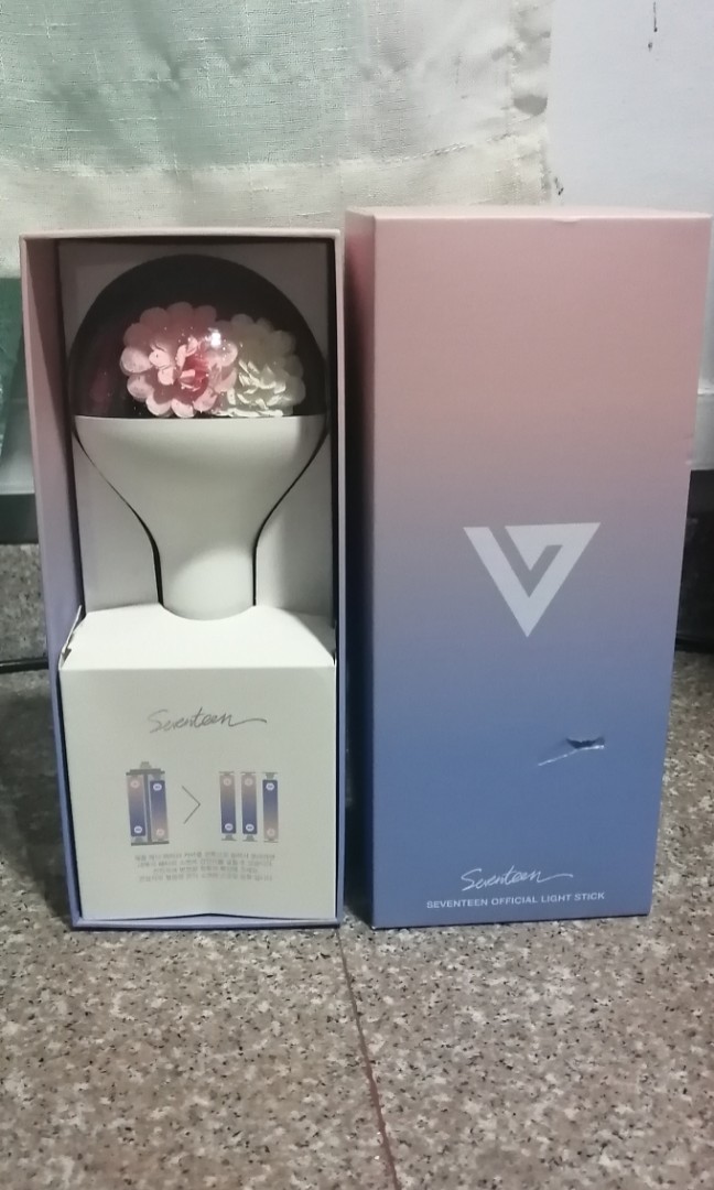 Official Seventeen lightstick ver 1, Hobbies & Toys, Memorabilia