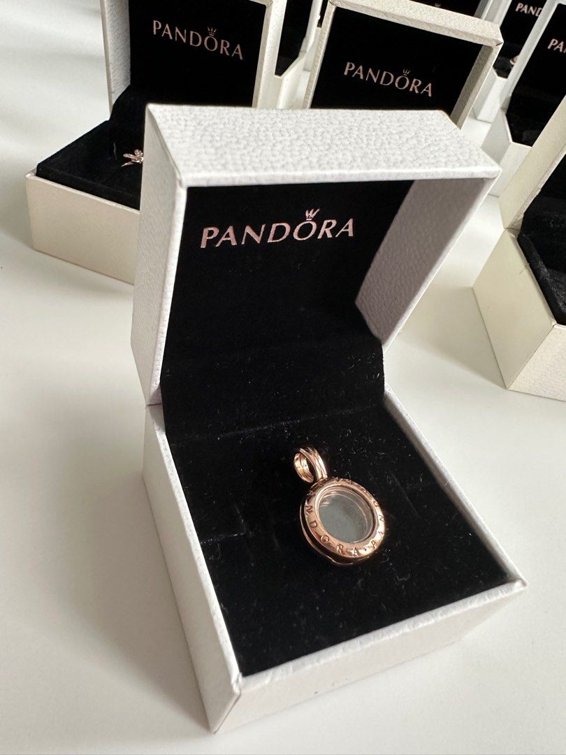 Pandora rose deals gold floating locket