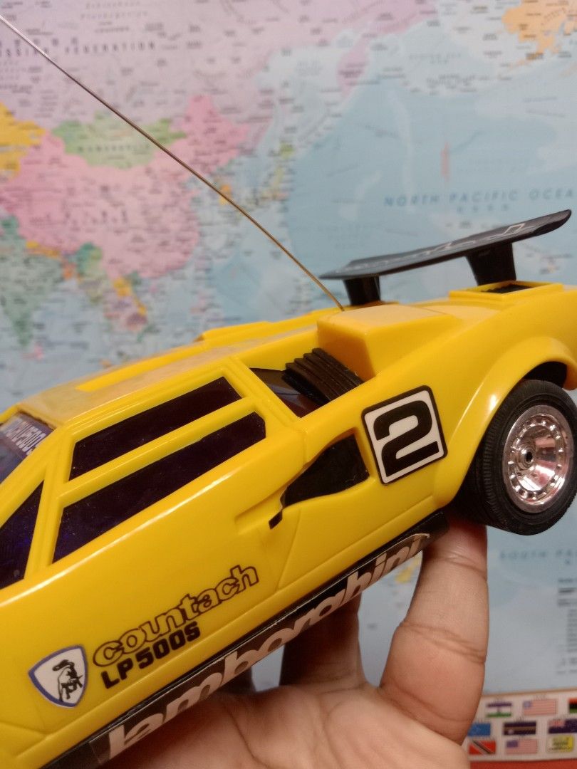 RADCON Yellow Countach LP500S 1/18 Radio Control Car 5117