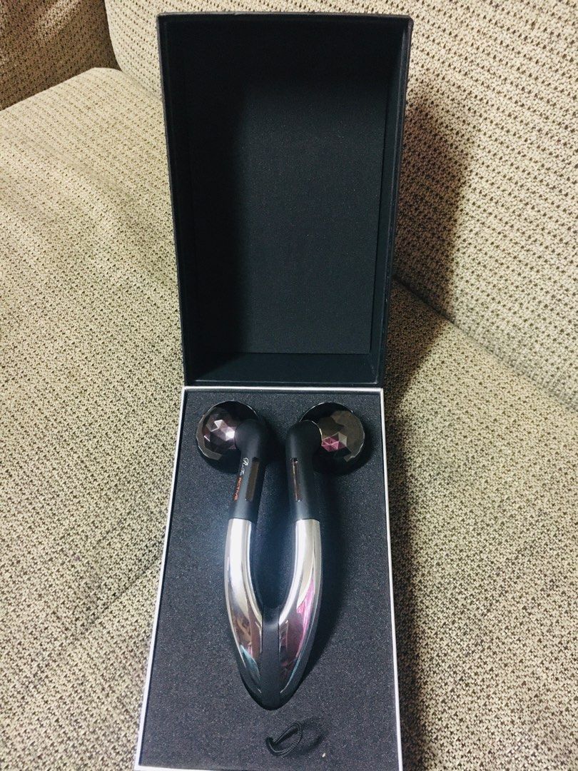 REFA ACTIVE FACE MASSAGE (Category: Face Care) located in Baguio. Submitted by vanity_kimo (Listing ID 1213832069, Image 1). Description: 📌REFA ACTIVE FACE MASSAGE 📌WITH BOX 📌MANUAL 📌case and instructions for cleaning 📌CHECK PICTURES FOR MORE DETAILS .