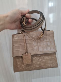 (Kategori: ) berada di . Dikirim oleh vinalorenza (ID iklan 1213838268, Gambar 1). Deskripsi: .