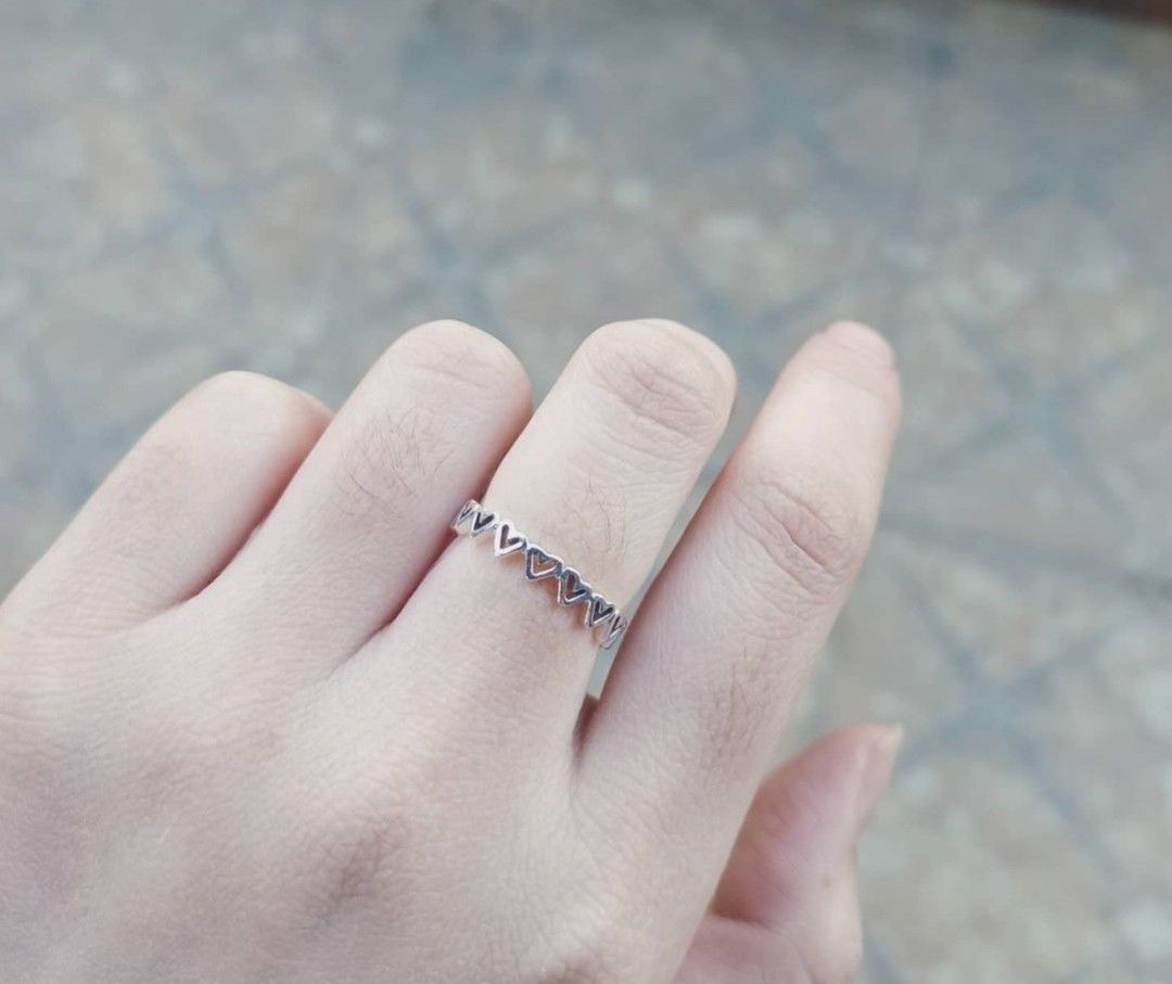 Freehand online hearts ring