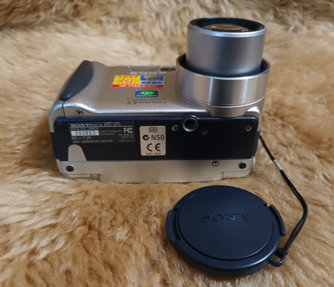Sony Cybershot DSCS70 Digital Camera, Photography, Cameras on Carousell