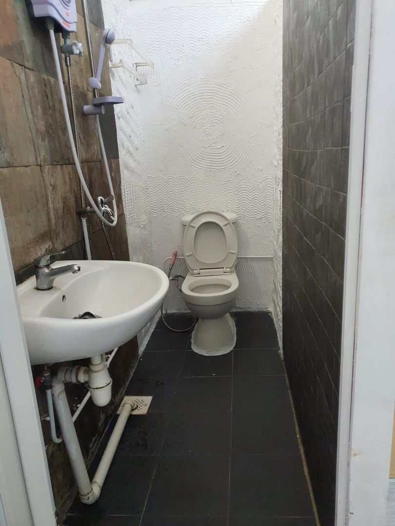 Studio Master room balcony, Property, Rentals, Room Rentals on Carousell