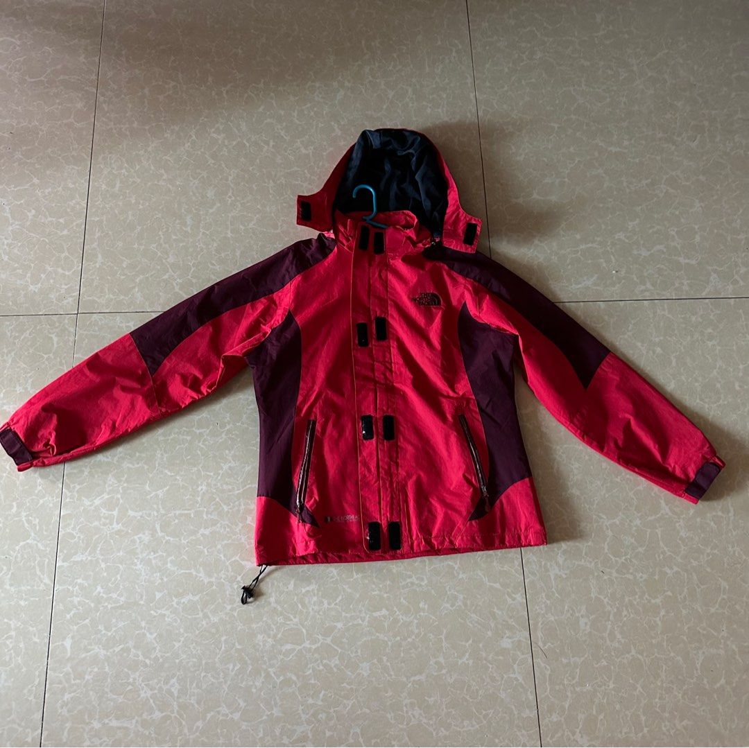 The North Face Summit Series (XXL) (Category: Coats, Jackets and Outerwear) located in Las Pinas. Submitted by iesiley (Listing ID 1213864557, Image 1). Description: ‼️‼️Rush‼️‼️ (no ww) (no flaws - just wash) The world’s most advance breathable-waterproof outerwear technology. For the first time ever, we’ve added air permeability to a waterproof membrane..