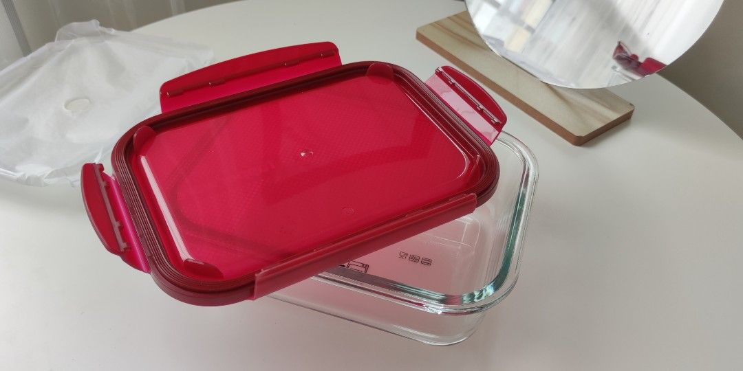 Tupperware Brand Glass Lunch box, TV & Home Appliances, Kitchen