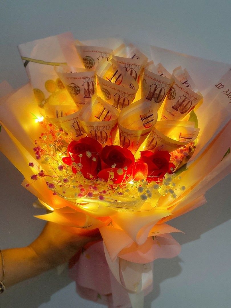 [FLOWER GIFT] Money Flower Bouquet, Hobbies & Toys, Stationery