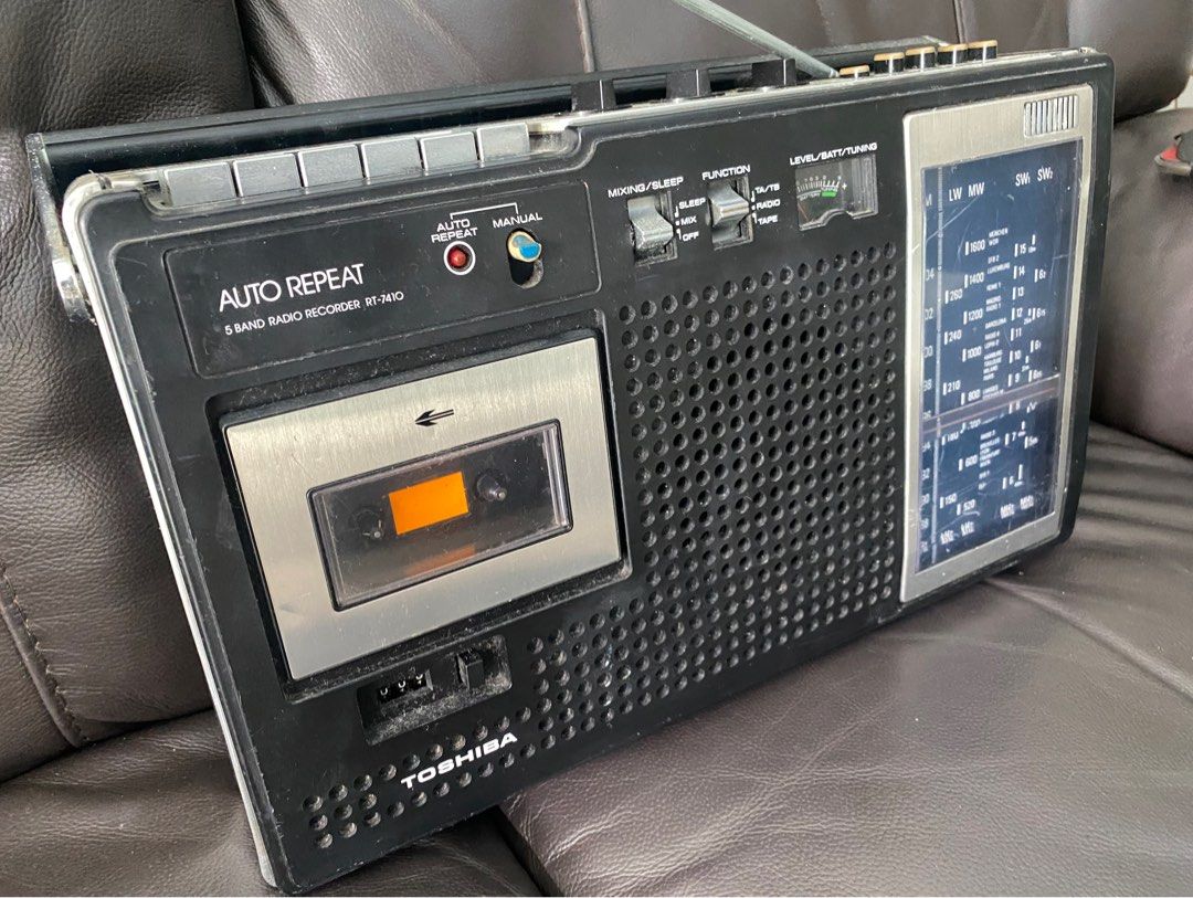 Vintage Toshiba Radio Cassette Player, Hobbies & Toys, Memorabilia