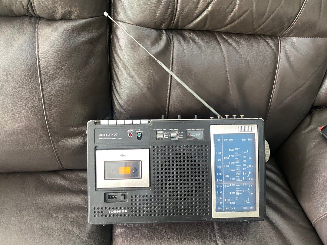 Vintage Toshiba Radio Cassette Player, Hobbies & Toys, Memorabilia