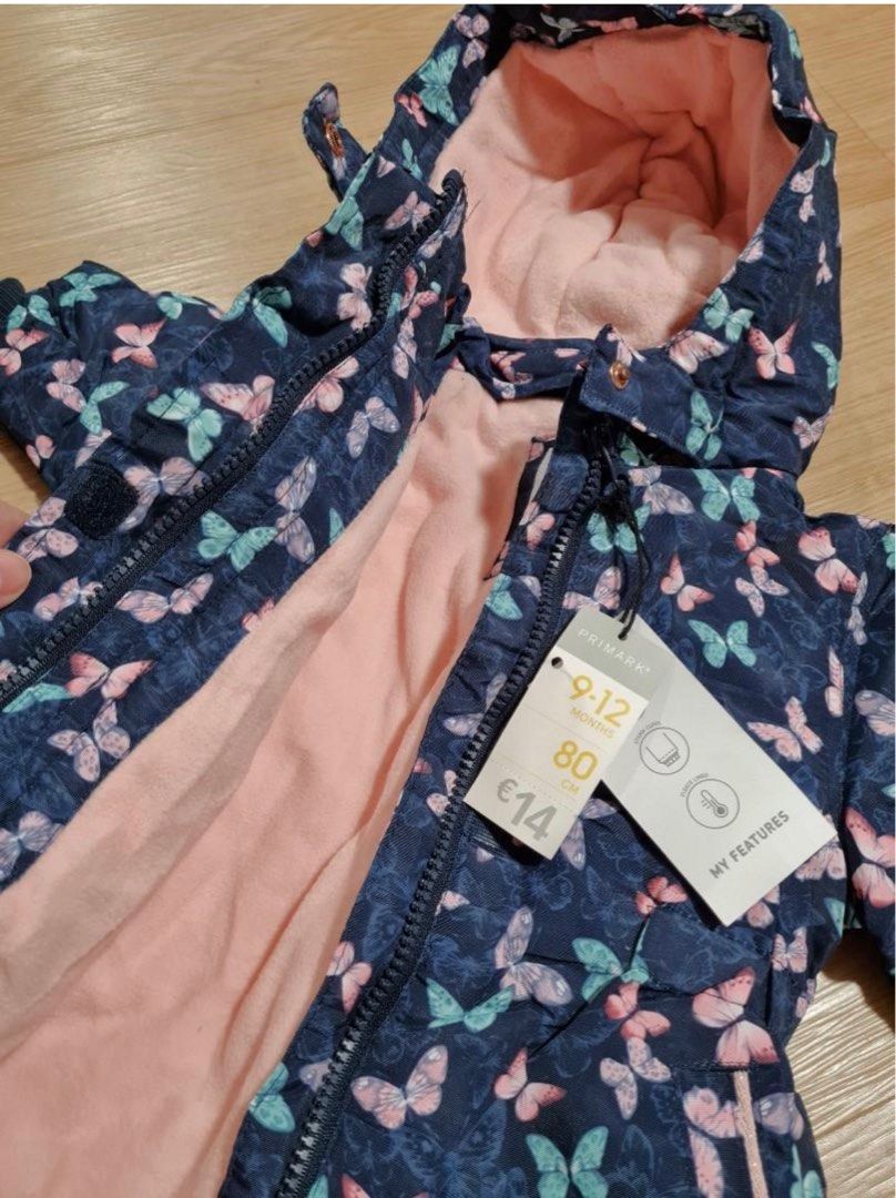Winter Jacket (Category: Babies & Kids Fashion) located in Singapore. Submitted by suzainemk (Listing ID 1213879094, Image 2). Description: Used on one trip last month to Japan by my 12months old. Kept her warm and looks so cute!.