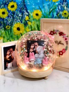 24/7 Valentine’s day preserved Baby breath flowers in a globe