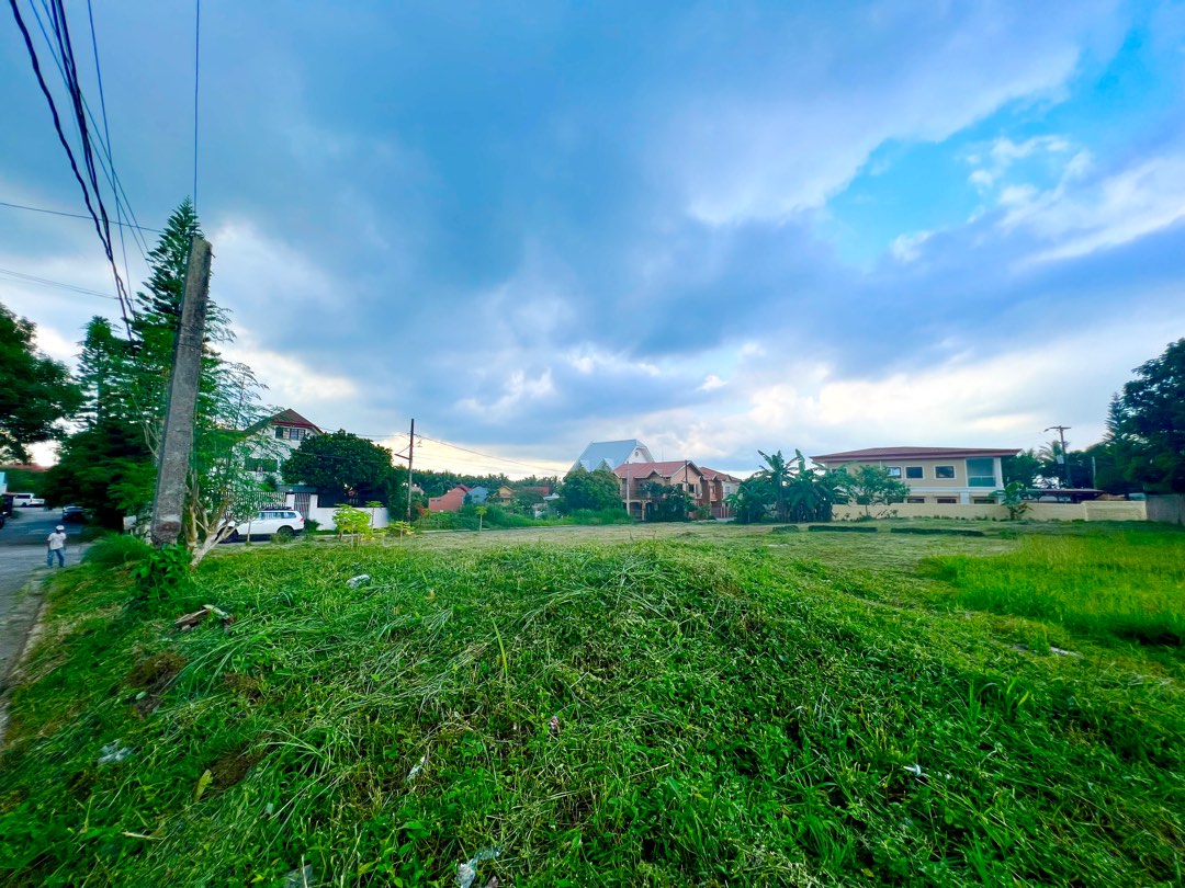 653 sqm Residential Lot for Sale at Foggy Heights Subdivision Tagaytay