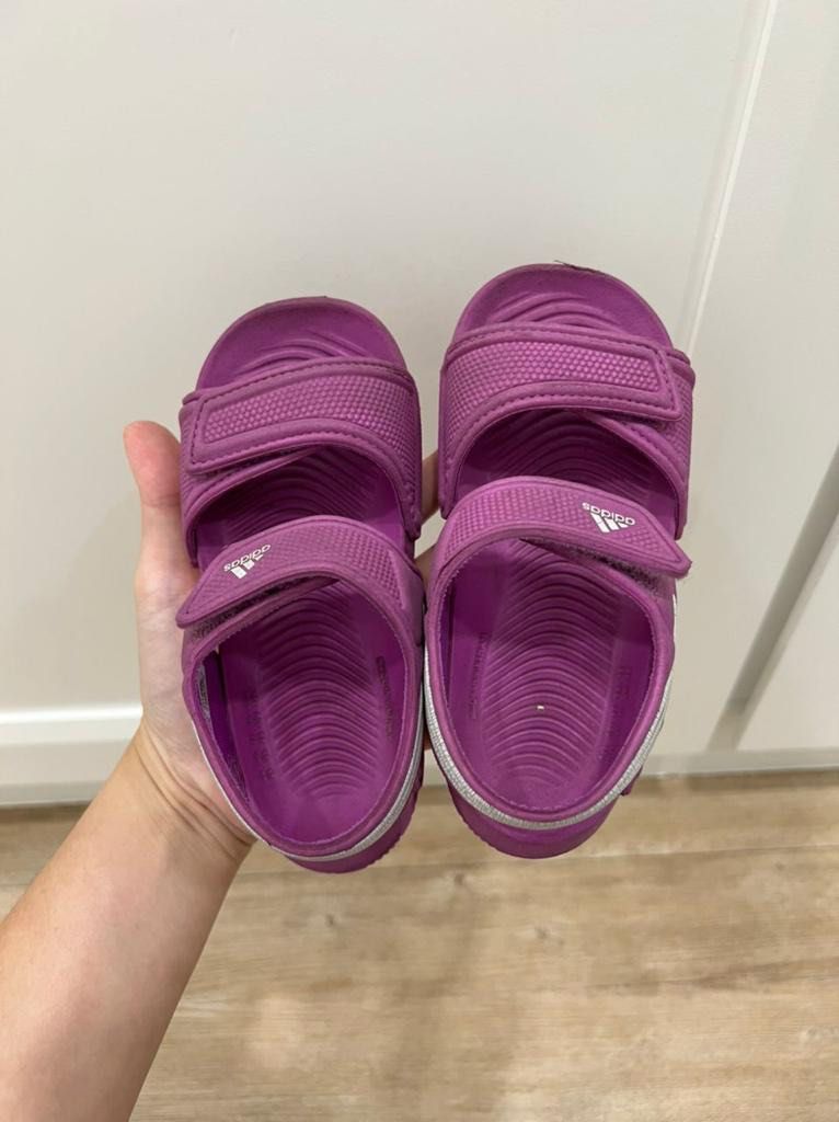 Adidas on sale akwah 9