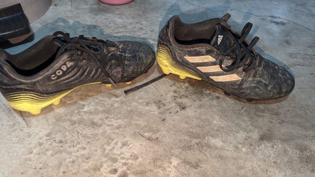 Adidas children football boots size 34 Men s Fashion Footwear